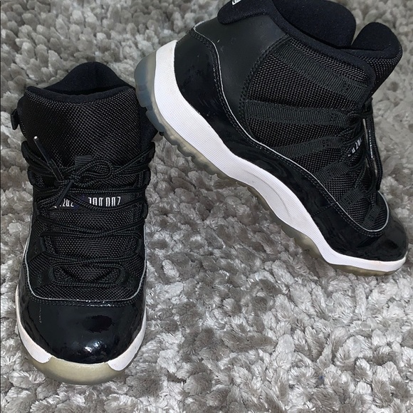 black 11s 2018